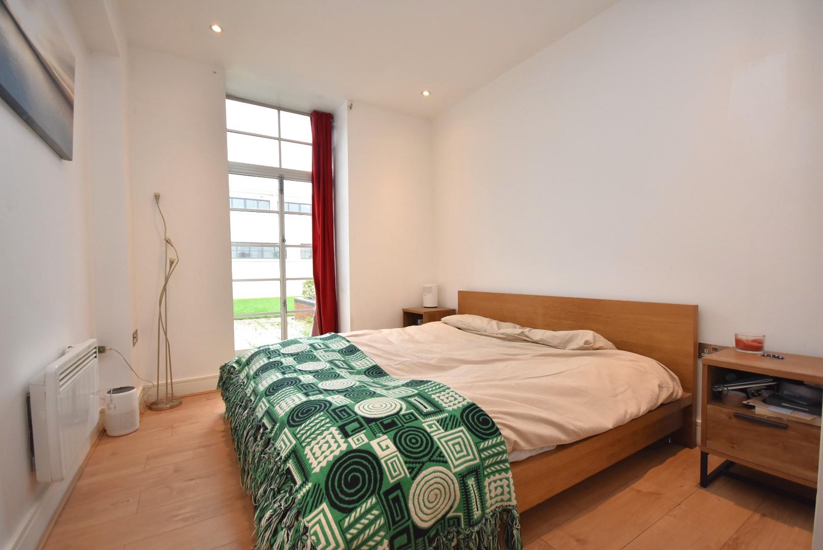 21 Courtlands, Hayes Point, Sully, CF63 2PN